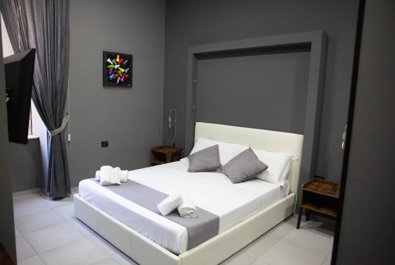 Track 60 - Private Rooms Garibaldi Napoli Bagian luar foto
